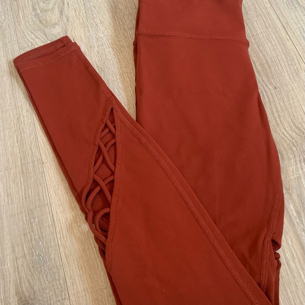 ALO Women’s Brick Red Leggings - Picture 5 of 7